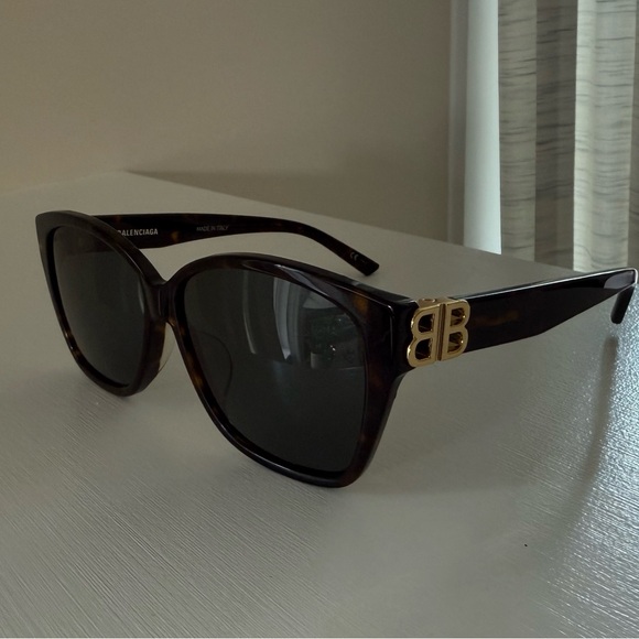 Balenciaga Black Sunglasses with Gold Detail - Picture 2 of 14